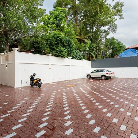 Cochin Airport Hotel Kochi Екстер'єр фото