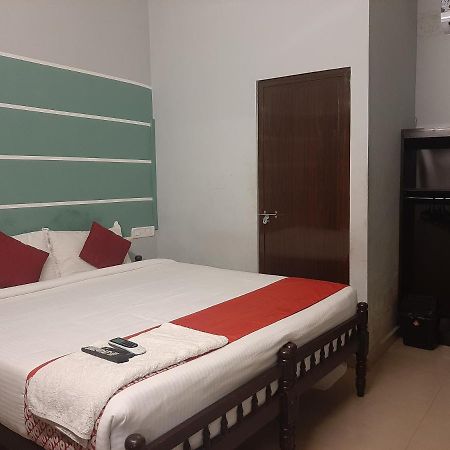Cochin Airport Hotel Kochi Екстер'єр фото