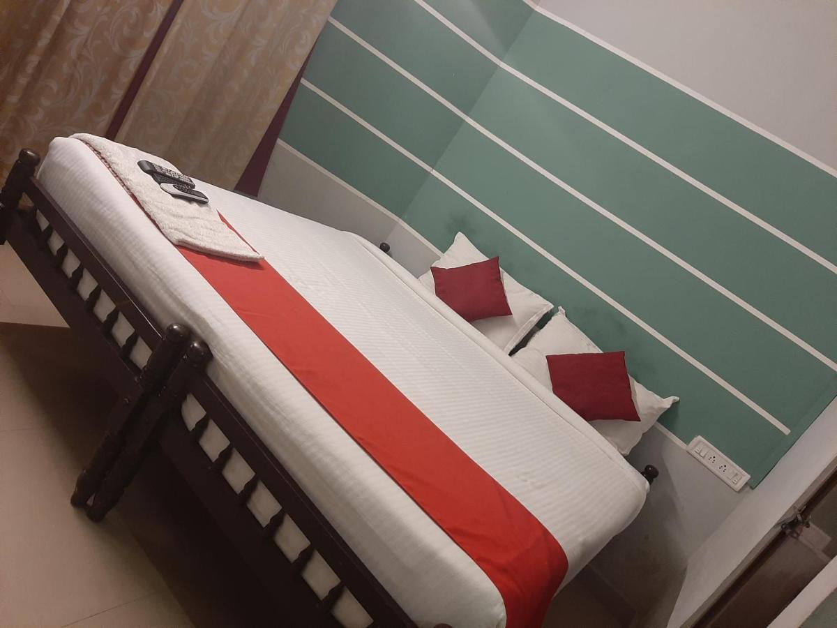 Cochin Airport Hotel Kochi Екстер'єр фото